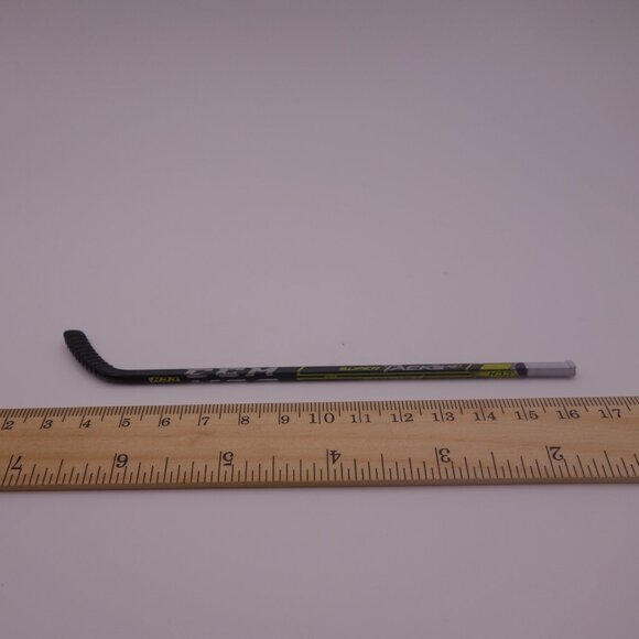 Tim Hortons Boston Bruins Patrice Bergeron 37 Frameworth Mini Stick with Box - Picture 10 of 16